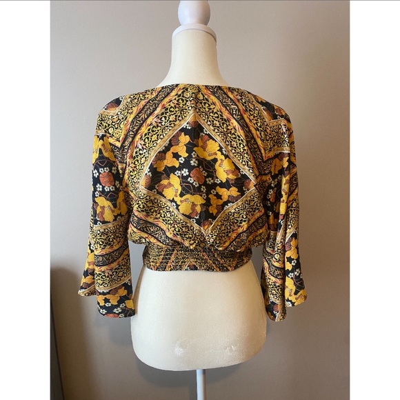 Blue Life patterned crop top - Picture 4 of 5